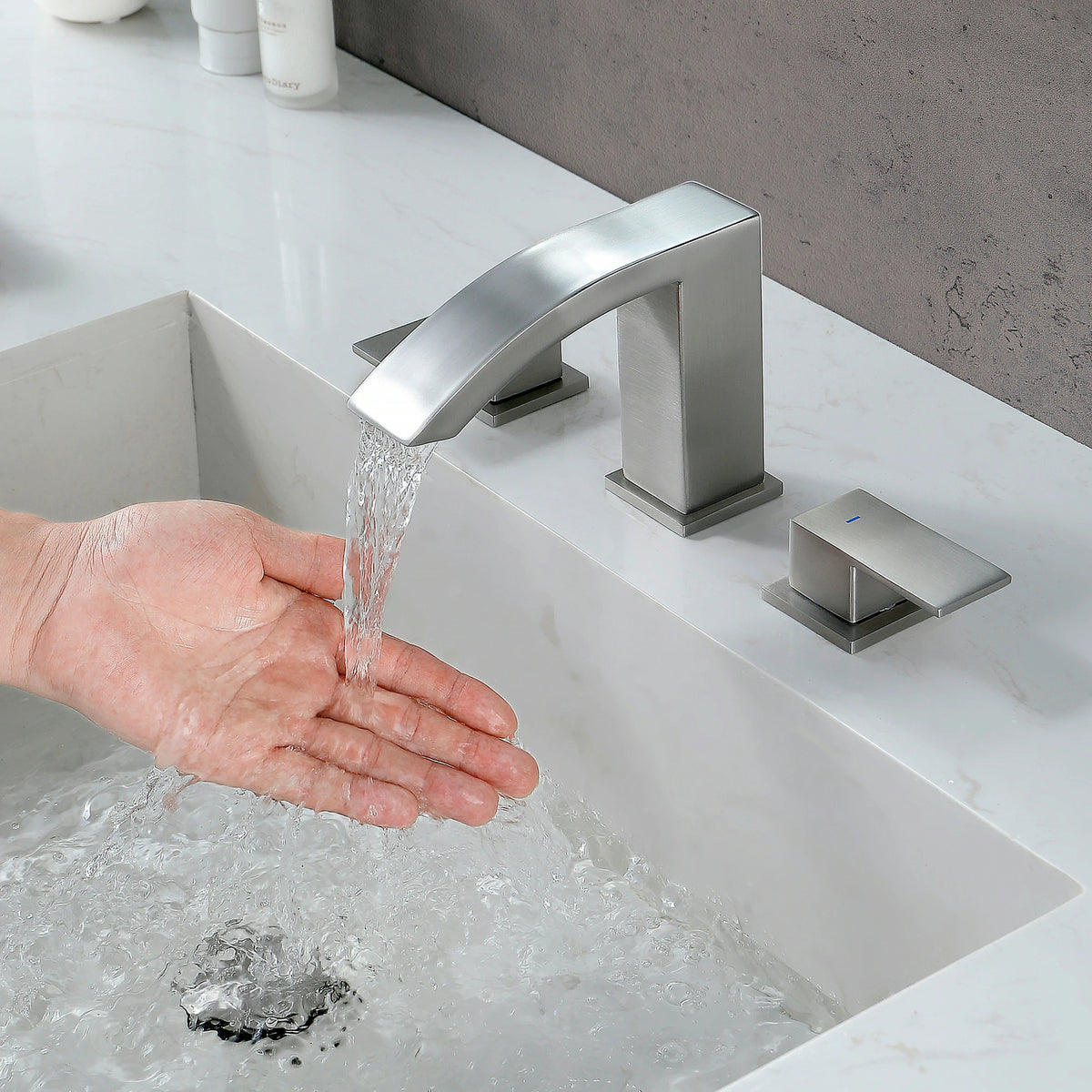 360° Swivel 2-Handle 3-Hole Widespread Bathroom Faucet with Drain in Brushed Gold/Brushed Nickel/Matte Black
