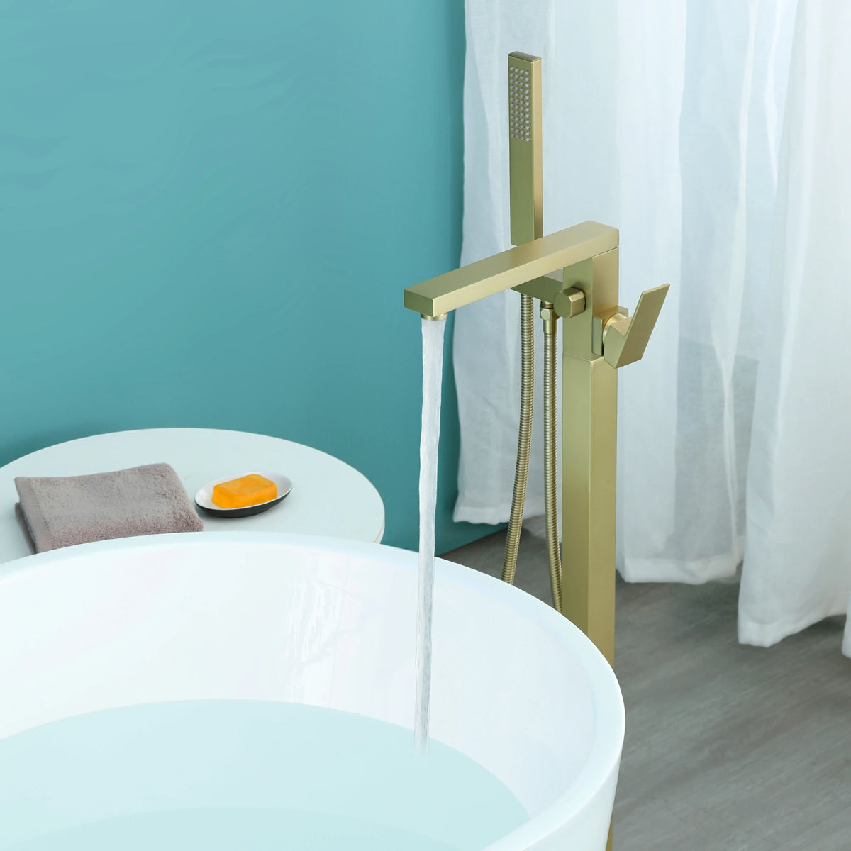 Aerated Spout Freestanding Bathtub Faucet with Hand Shower in Brushed Gold