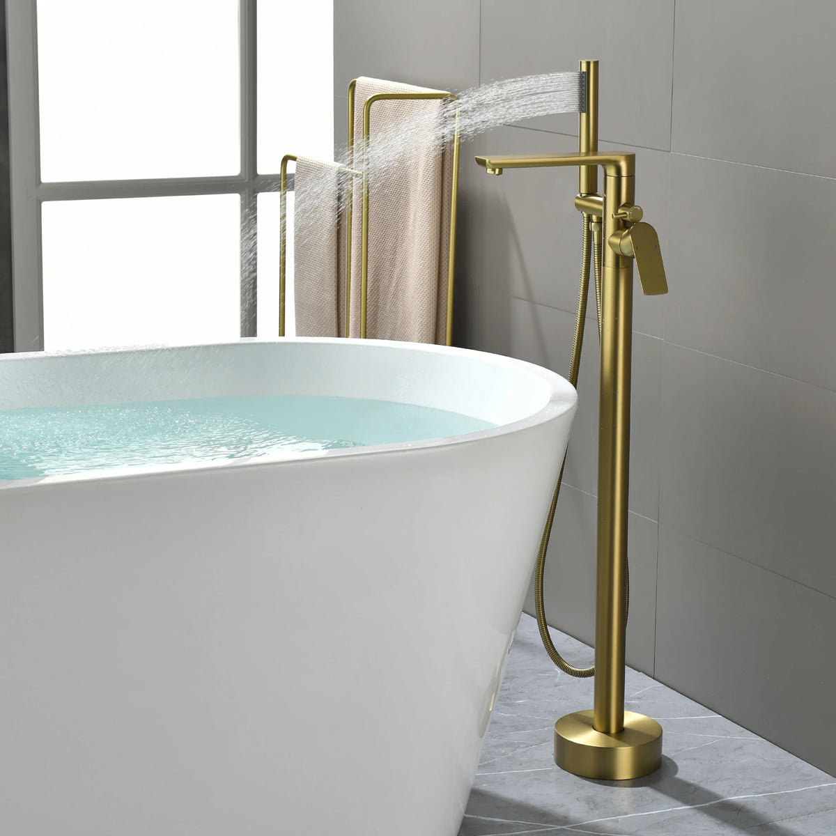 360° Swivel Aerated Spout Freestanding Bathtub Faucet with Hand Shower in Brushed Gold