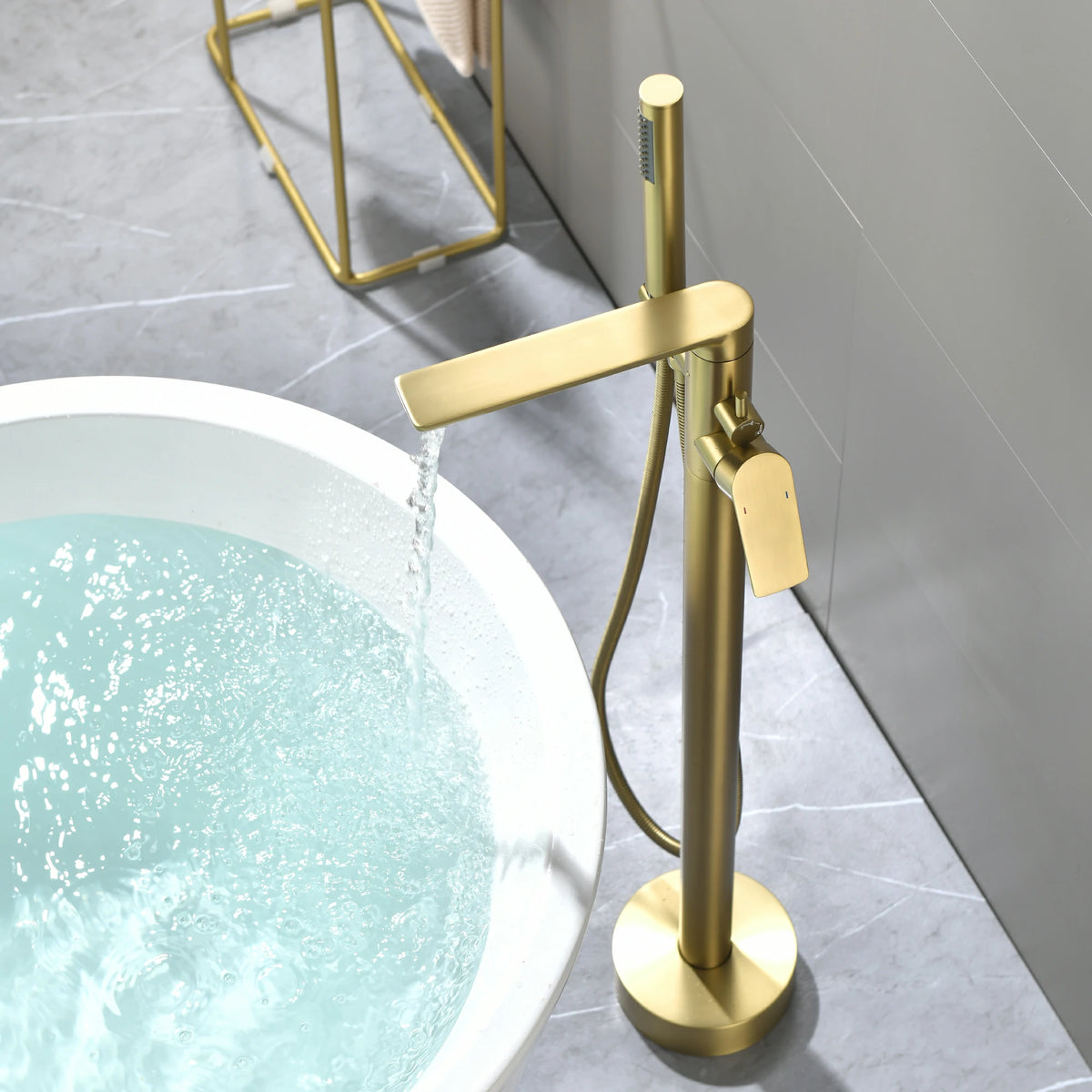 360° Swivel Aerated Spout Freestanding Bathtub Faucet with Hand Shower in Brushed Gold