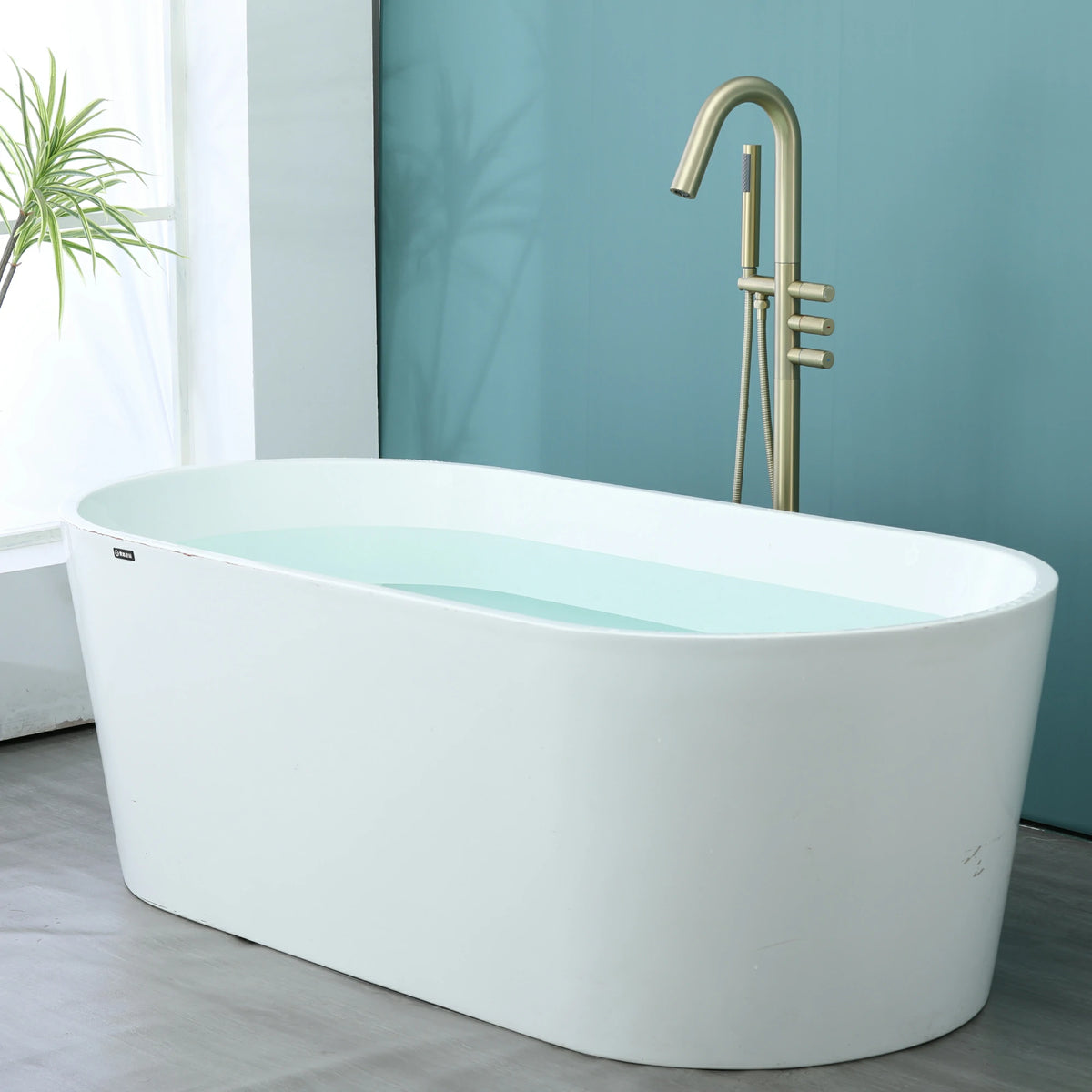 3-Handle Aerated Spout Freestanding Bathtub Faucet with Hand Shower in Brushed Gold