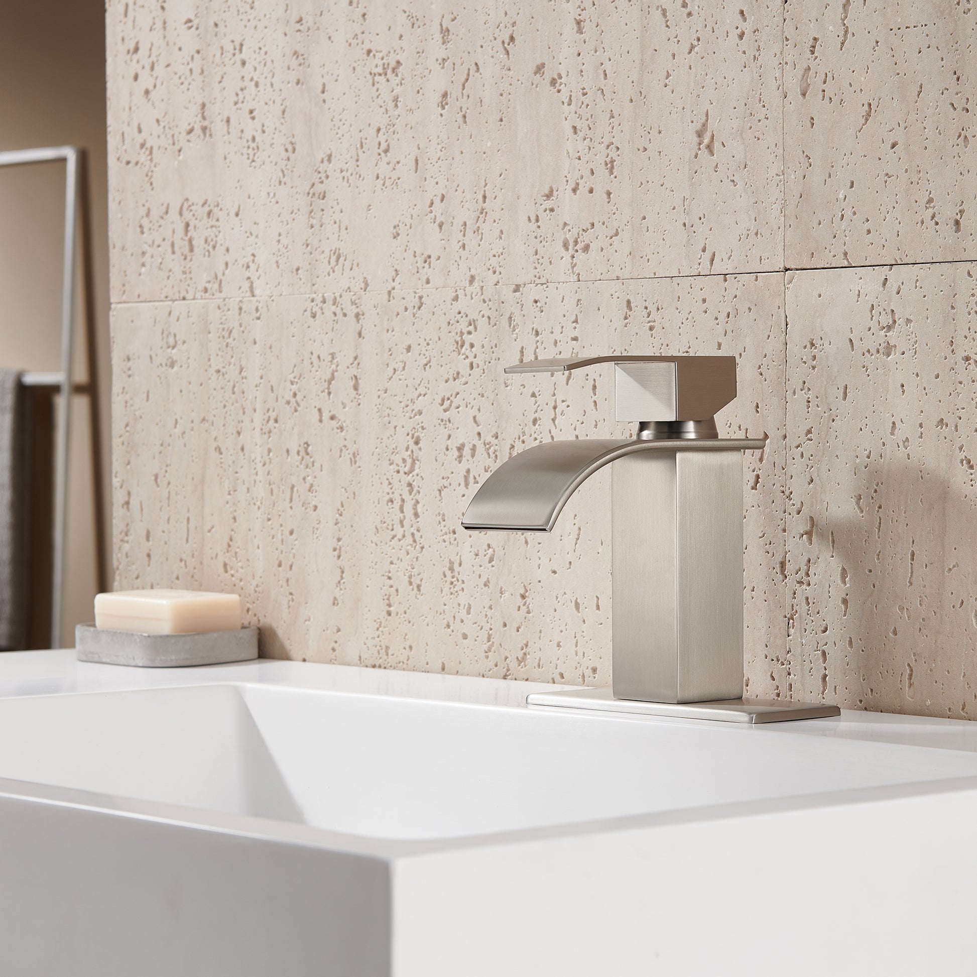 Single Handle Bathroom Sink Faucet Waterfall Spout Bathroom Sink Faucet