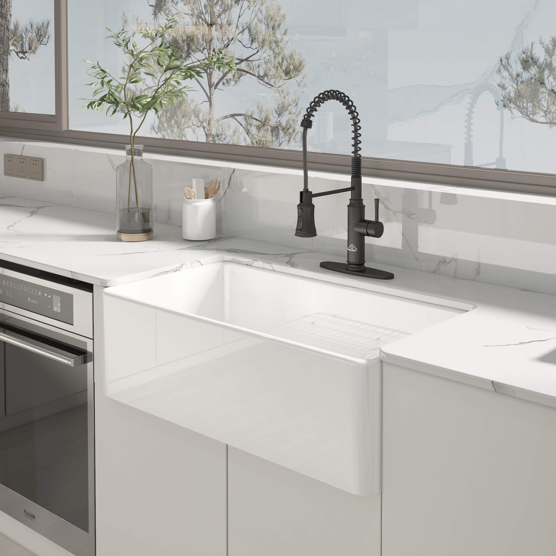33 in. Single Bowl Fireclay Farmhouse Apron Kitchen Sink with Striped Design Reversible Installation, with Grid and Drainer, cUPC Certified, in White/Black/Gray