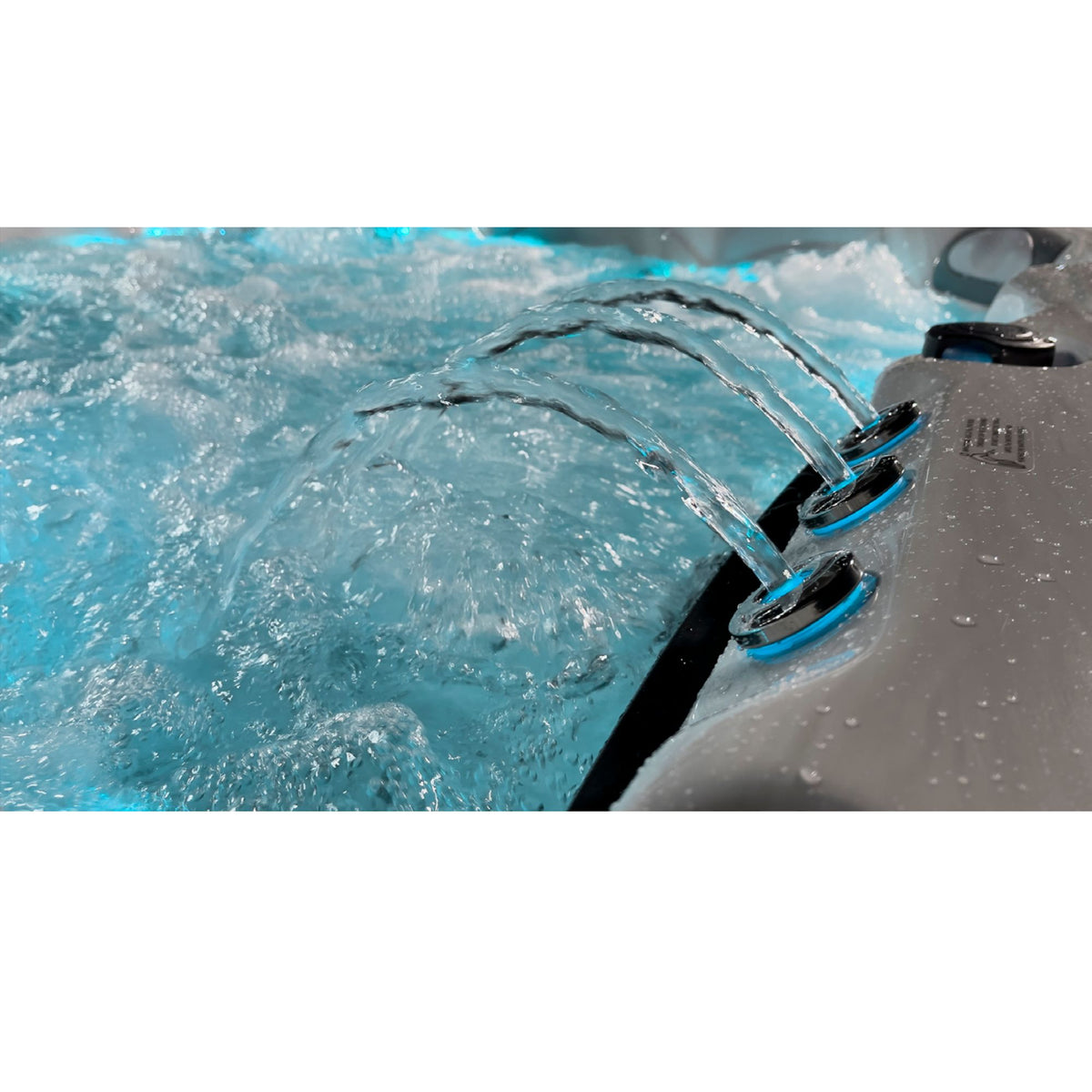 79" × 79" 5-Person Outdoor Hot Tub Spa with Lounge, 51 Jets & Dual 3HP Pumps