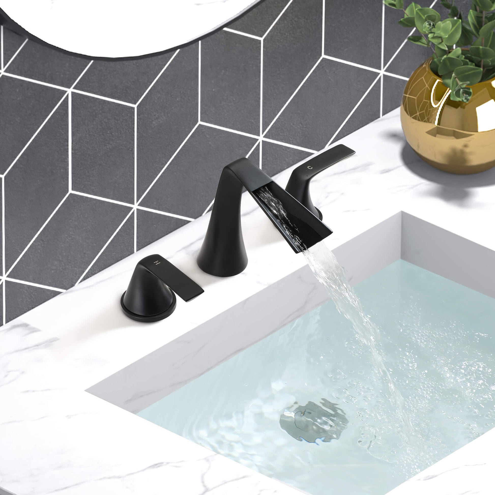 Casainc Matte Black 5.35-in 2-Handle Widespread Watersense Labelled Bathroom Sink Faucet