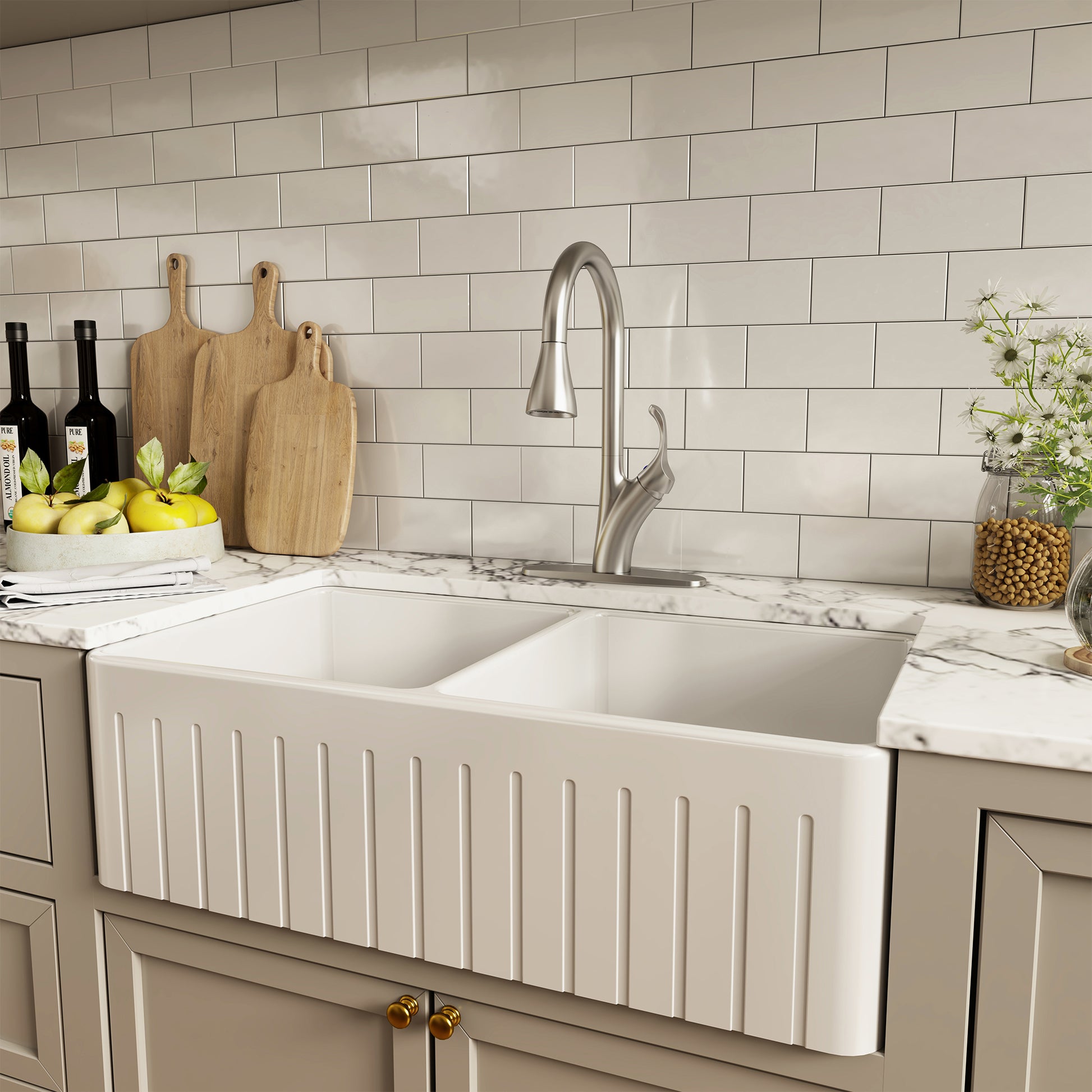 Stainless Steel Single Handle Pull Down Sprayer Kitchen Faucet with 3-Spray Patterns and Deck Plate
