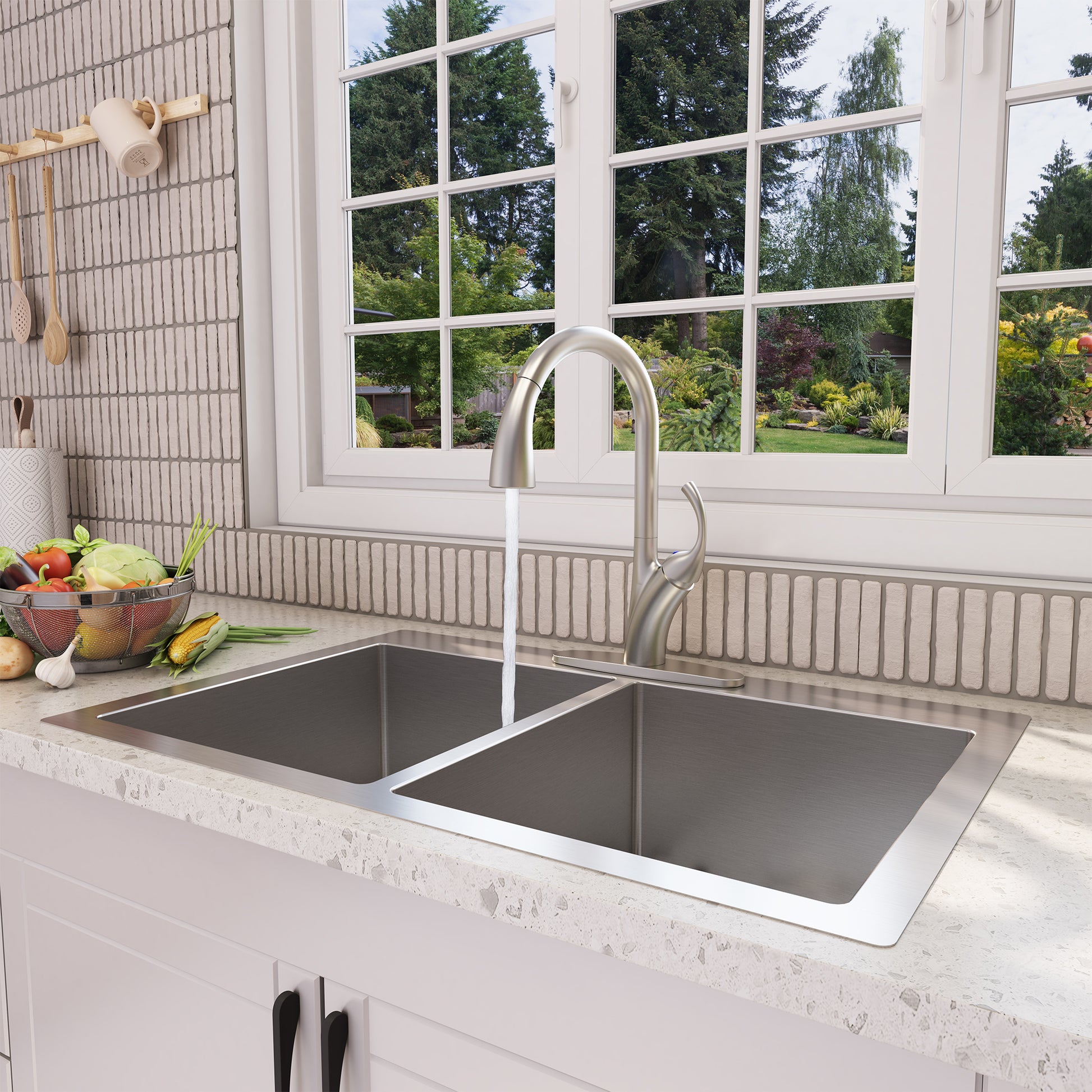 Single Handle Pull Down Kitchen Faucet with 3-Spray Modes and Deck Plate