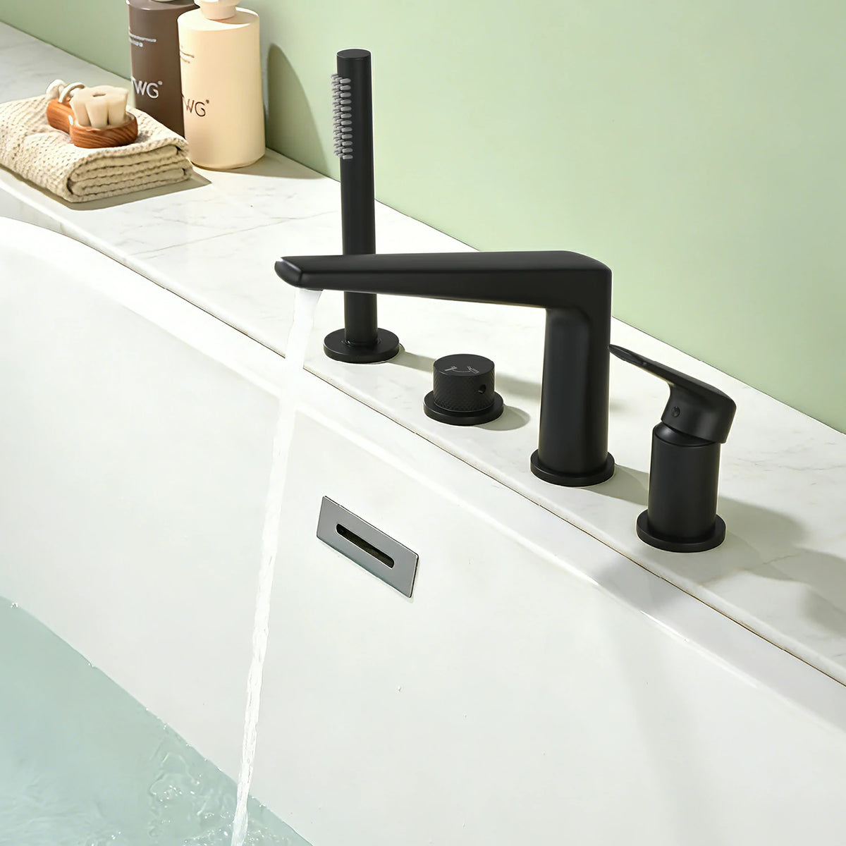 4-Hole Aerated Deck-Mounted Bathtub Faucet with Hand Shower in Brushed Gold/Matte Black