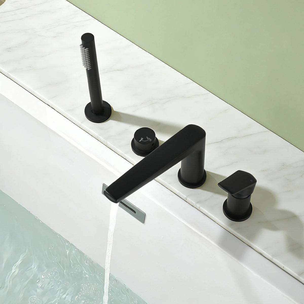 4-Hole Aerated Deck-Mounted Bathtub Faucet with Hand Shower in Brushed Gold/Matte Black