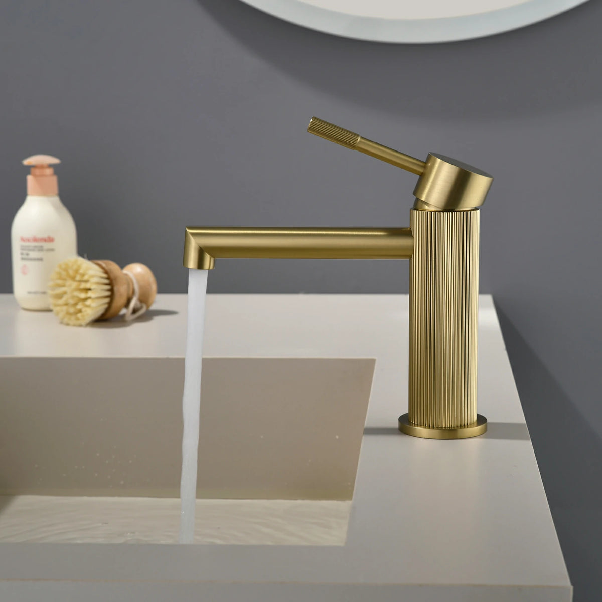 Textured Single-Handle Single-Hole Bathroom Faucet with Drain in Brushed Gold/Brushed Nickel/Matte Black