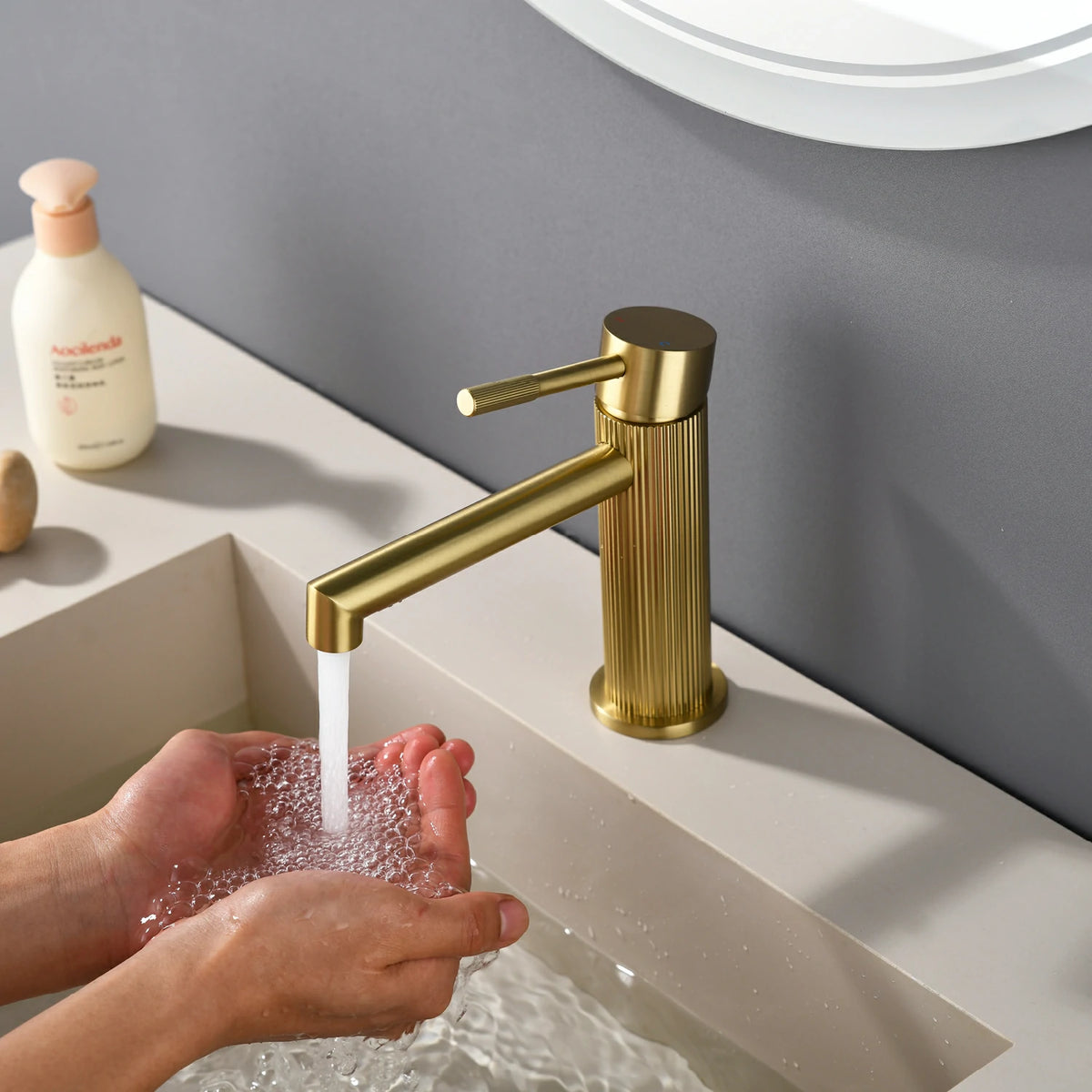 Textured Single-Handle Single-Hole Bathroom Faucet with Drain in Brushed Gold/Brushed Nickel/Matte Black