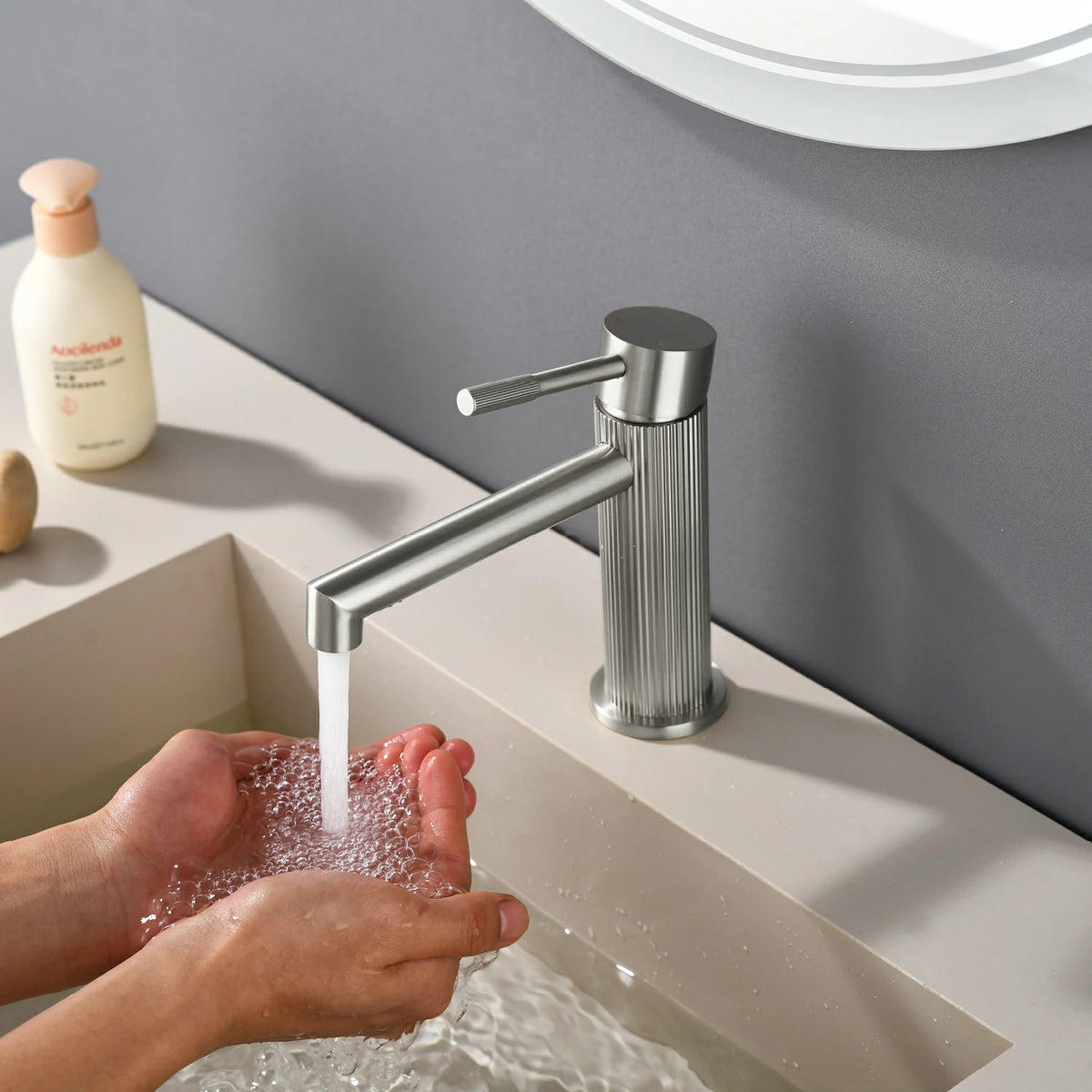 Textured Single-Handle Single-Hole Bathroom Faucet with Drain in Brushed Gold/Brushed Nickel/Matte Black