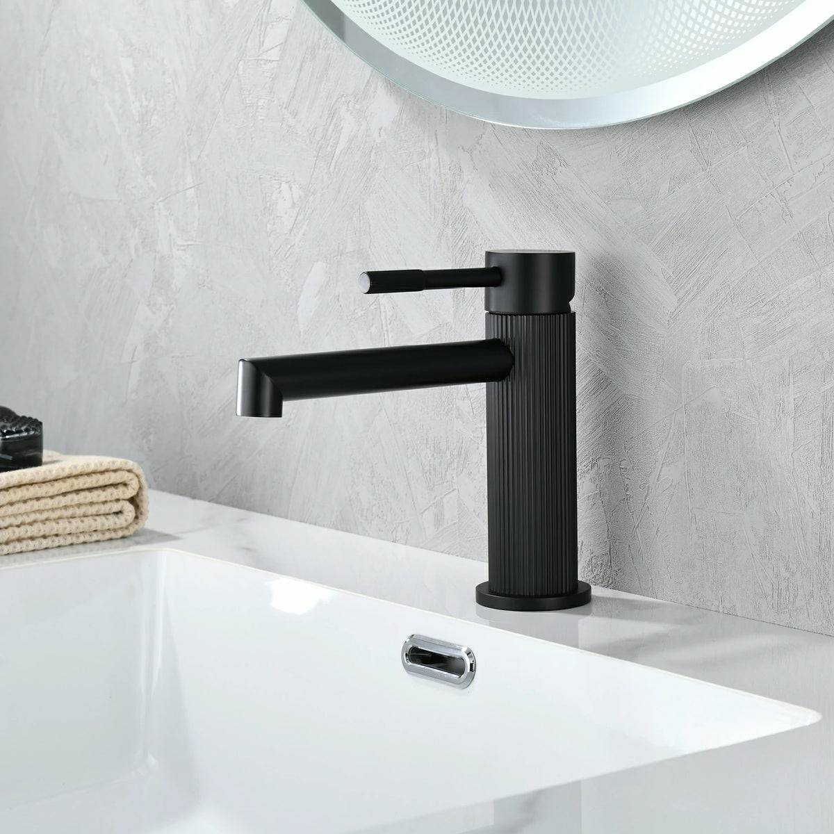 Textured Single-Handle Single-Hole Bathroom Faucet with Drain in Brushed Gold/Brushed Nickel/Matte Black