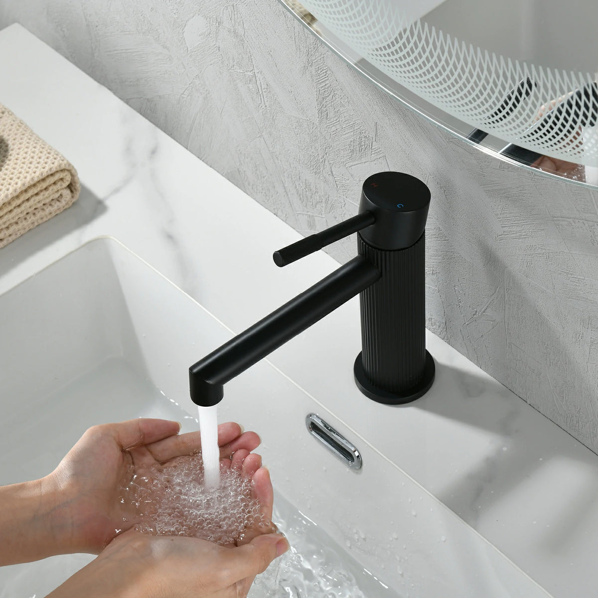 Textured Single-Handle Single-Hole Bathroom Faucet with Drain in Brushed Gold/Brushed Nickel/Matte Black