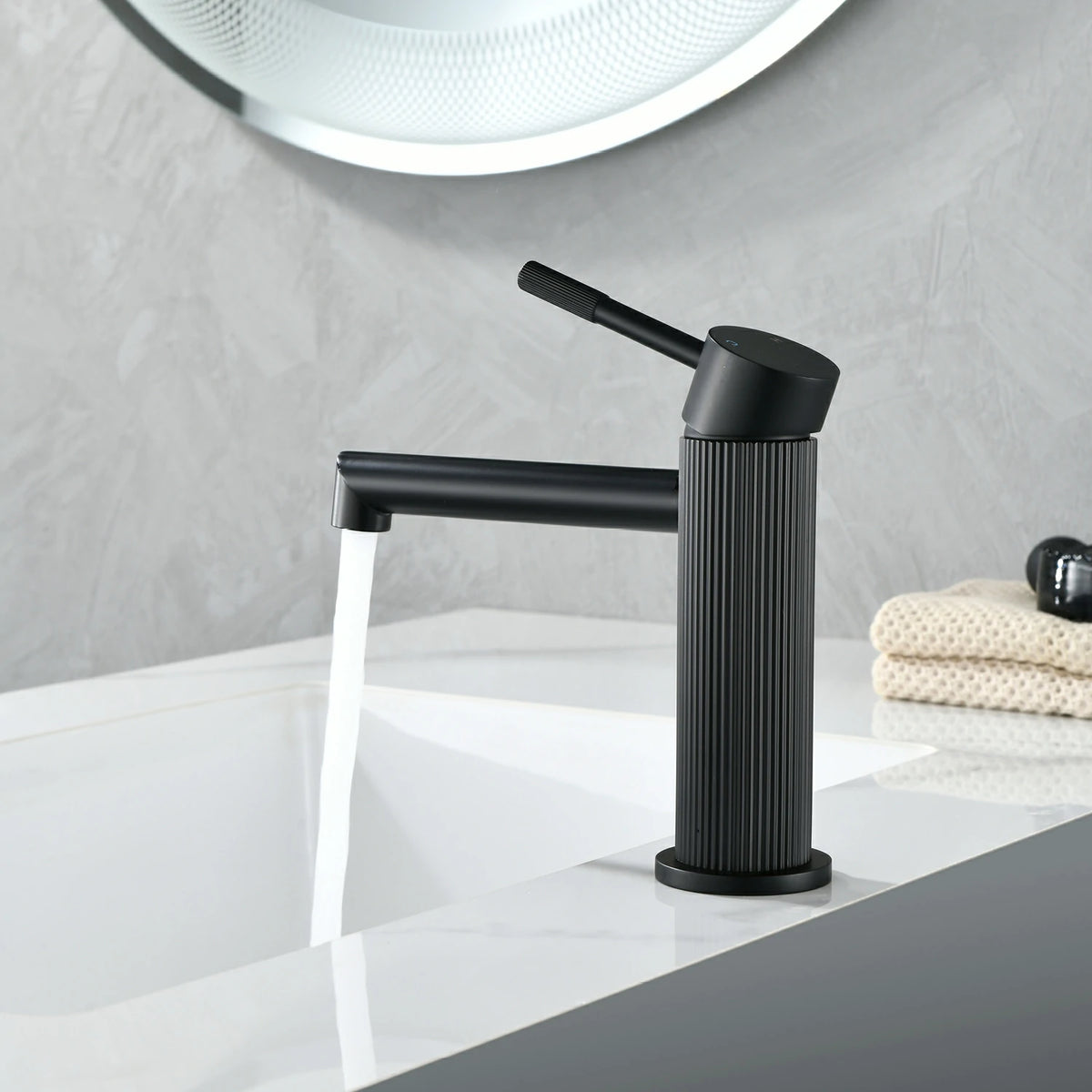Textured Single-Handle Single-Hole Bathroom Faucet with Drain in Brushed Gold/Brushed Nickel/Matte Black