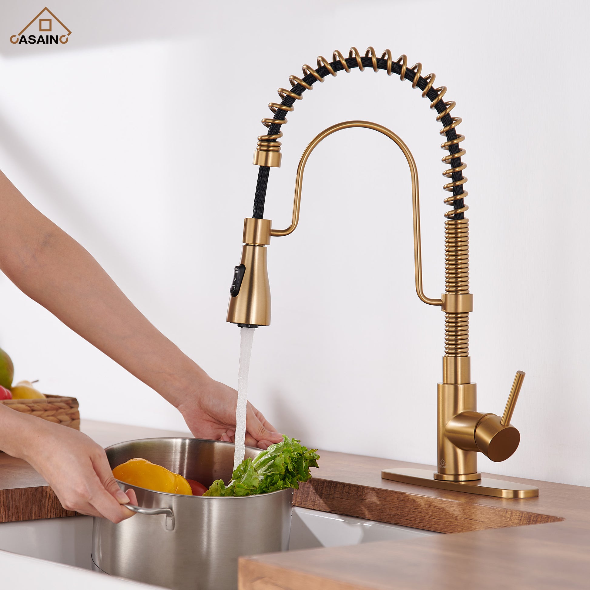 Single Handle Commercial Style Pull-Down Kitchen Faucet