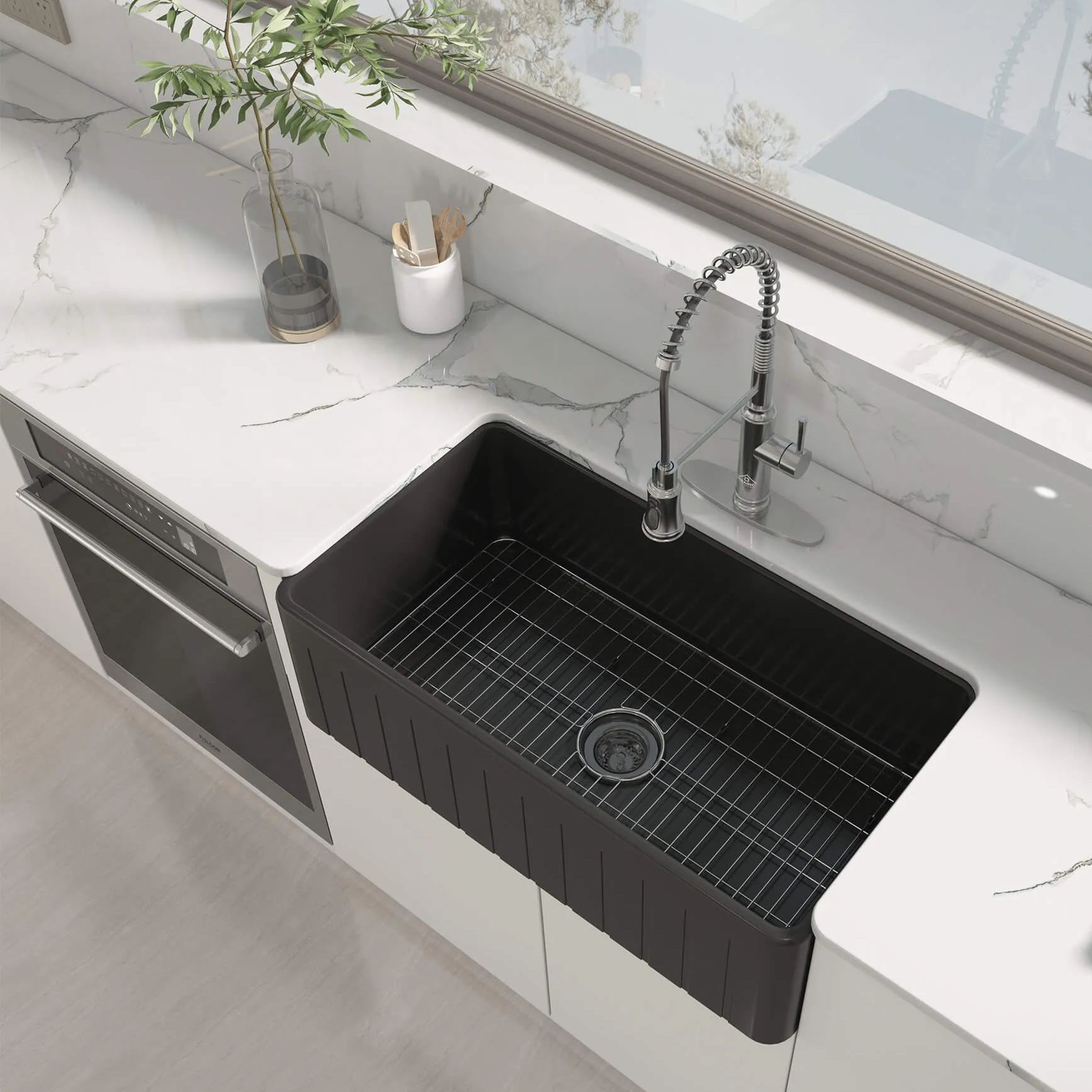 33 in. Single Bowl Fireclay Farmhouse Apron Kitchen Sink with Striped Design Reversible Installation, with Grid and Drainer, cUPC Certified, in White/Black/Gray